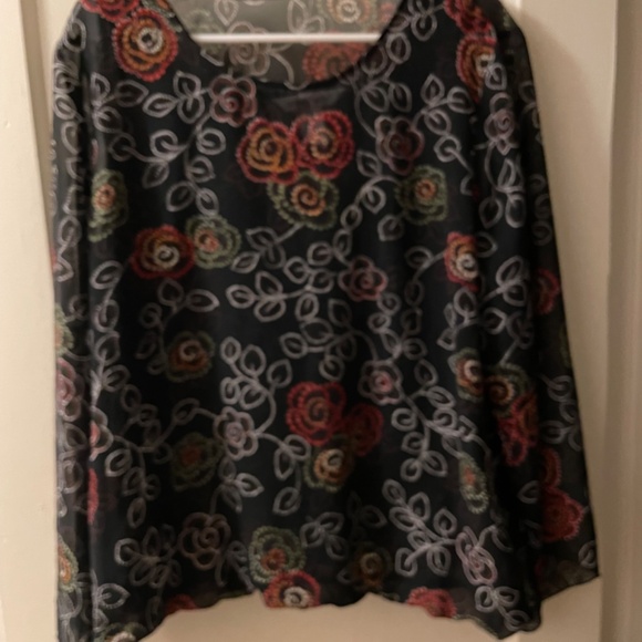 Plus Drapers And Damon’s blouse - Picture 6 of 6